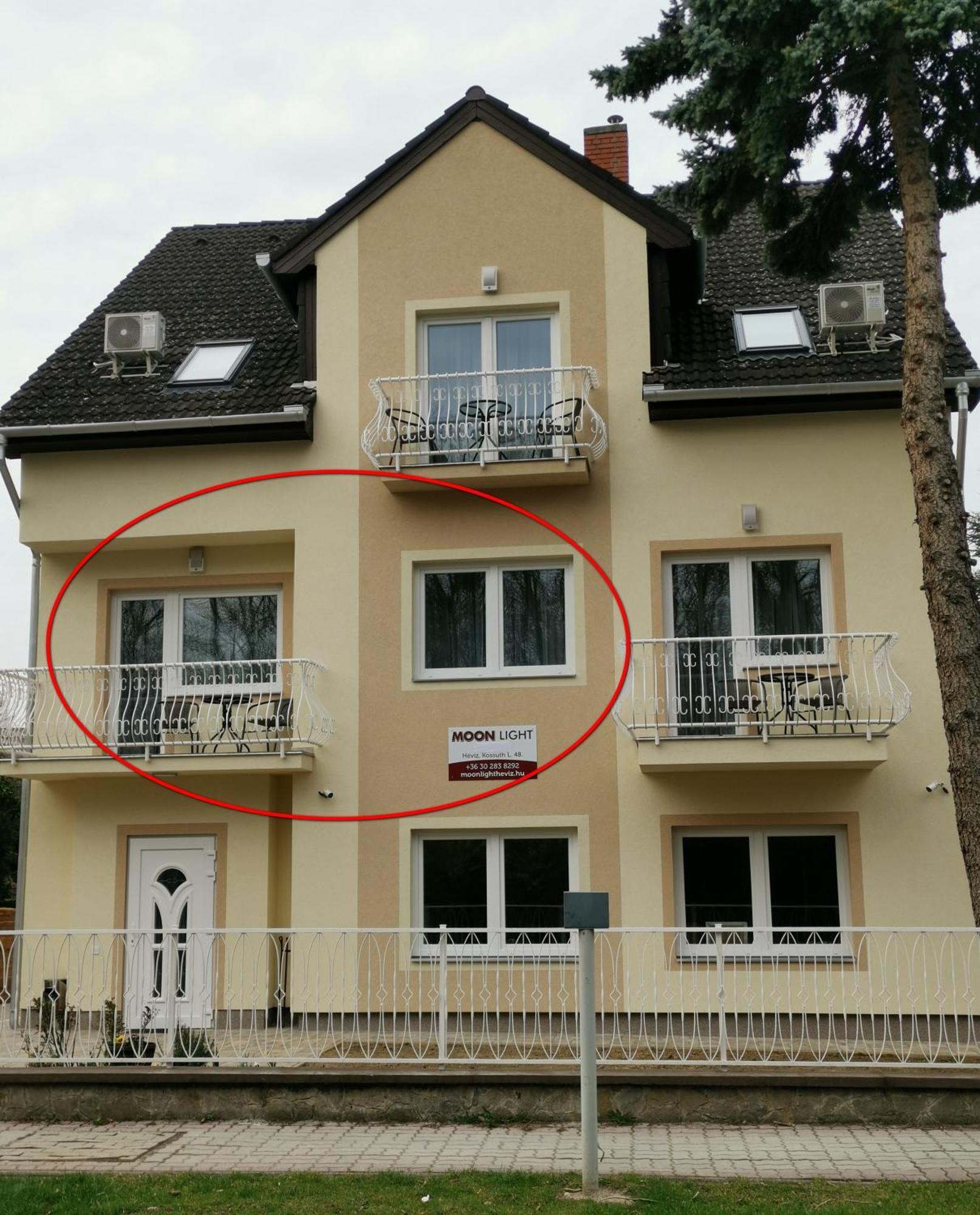 Moon Light Apartment Hévíz Екстериор снимка