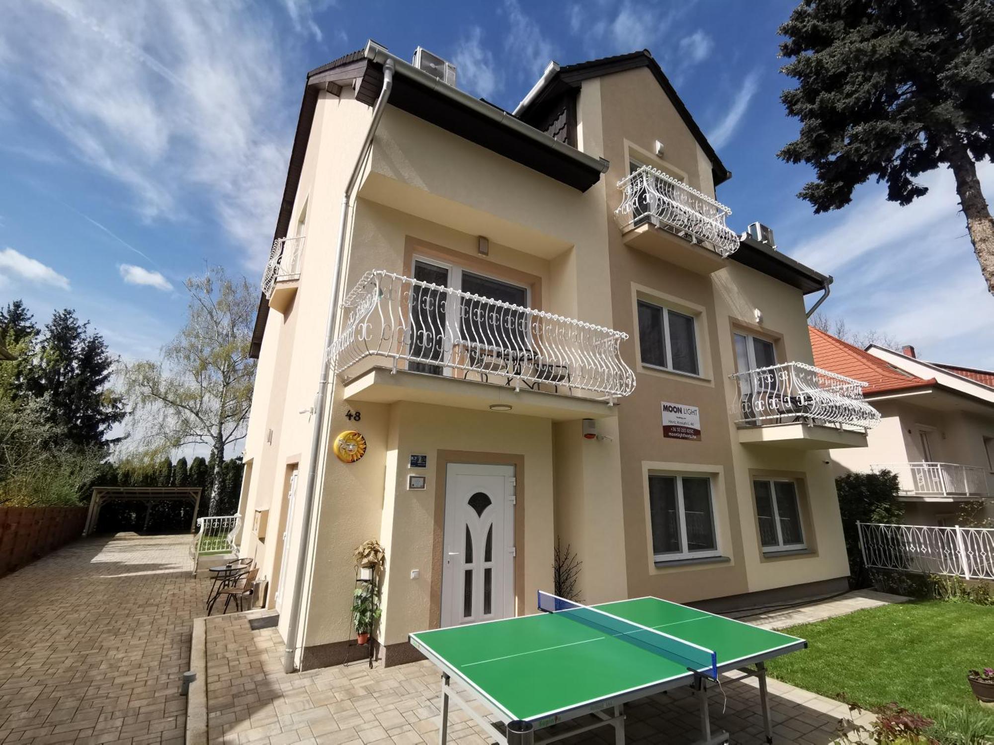 Moon Light Apartment Hévíz Екстериор снимка