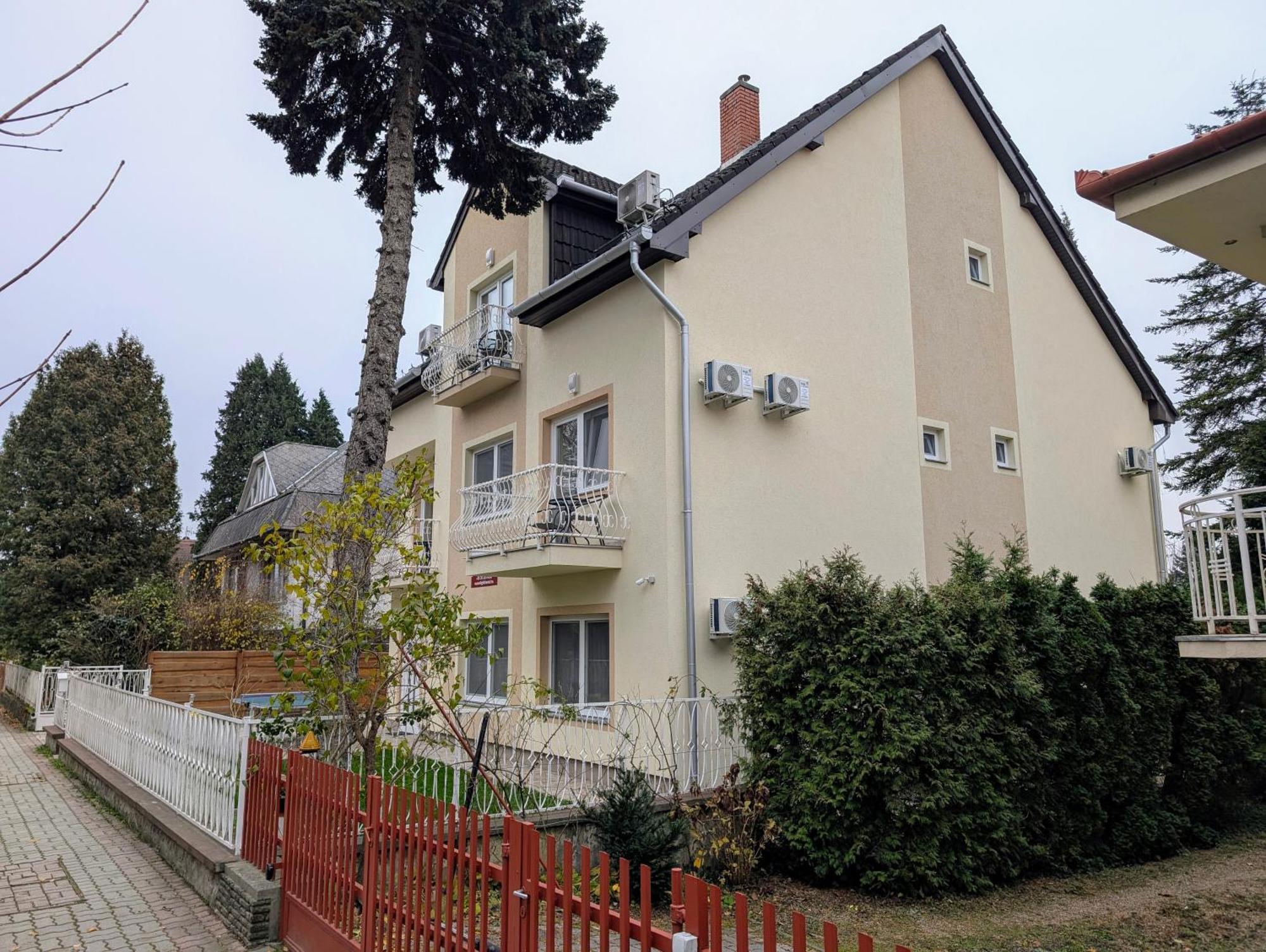 Moon Light Apartment Hévíz Екстериор снимка