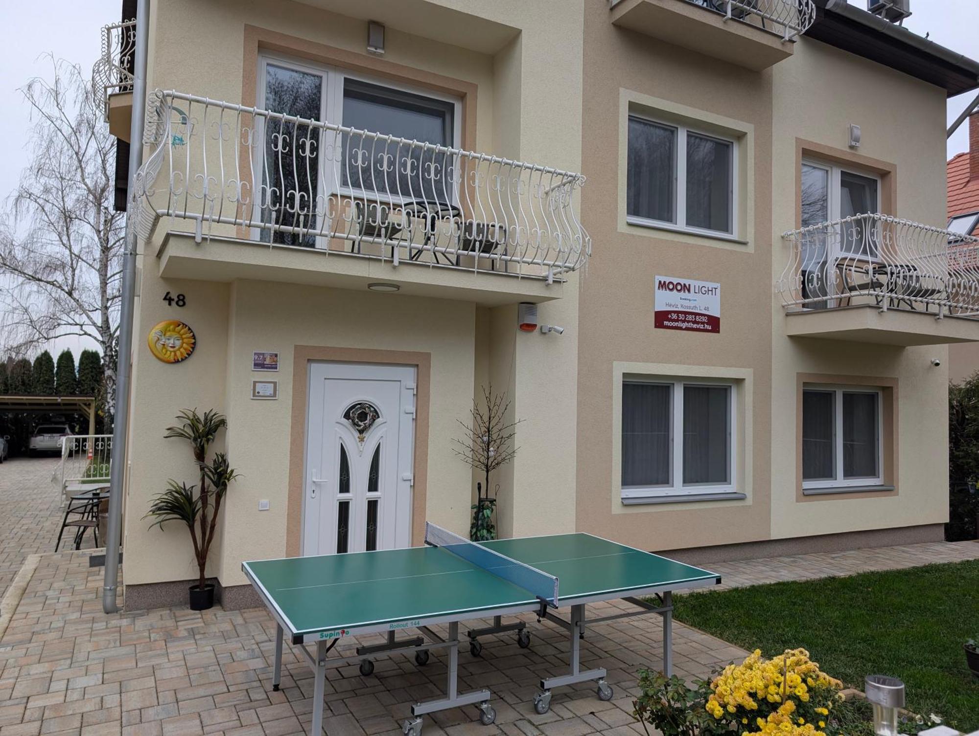 Moon Light Apartment Hévíz Екстериор снимка